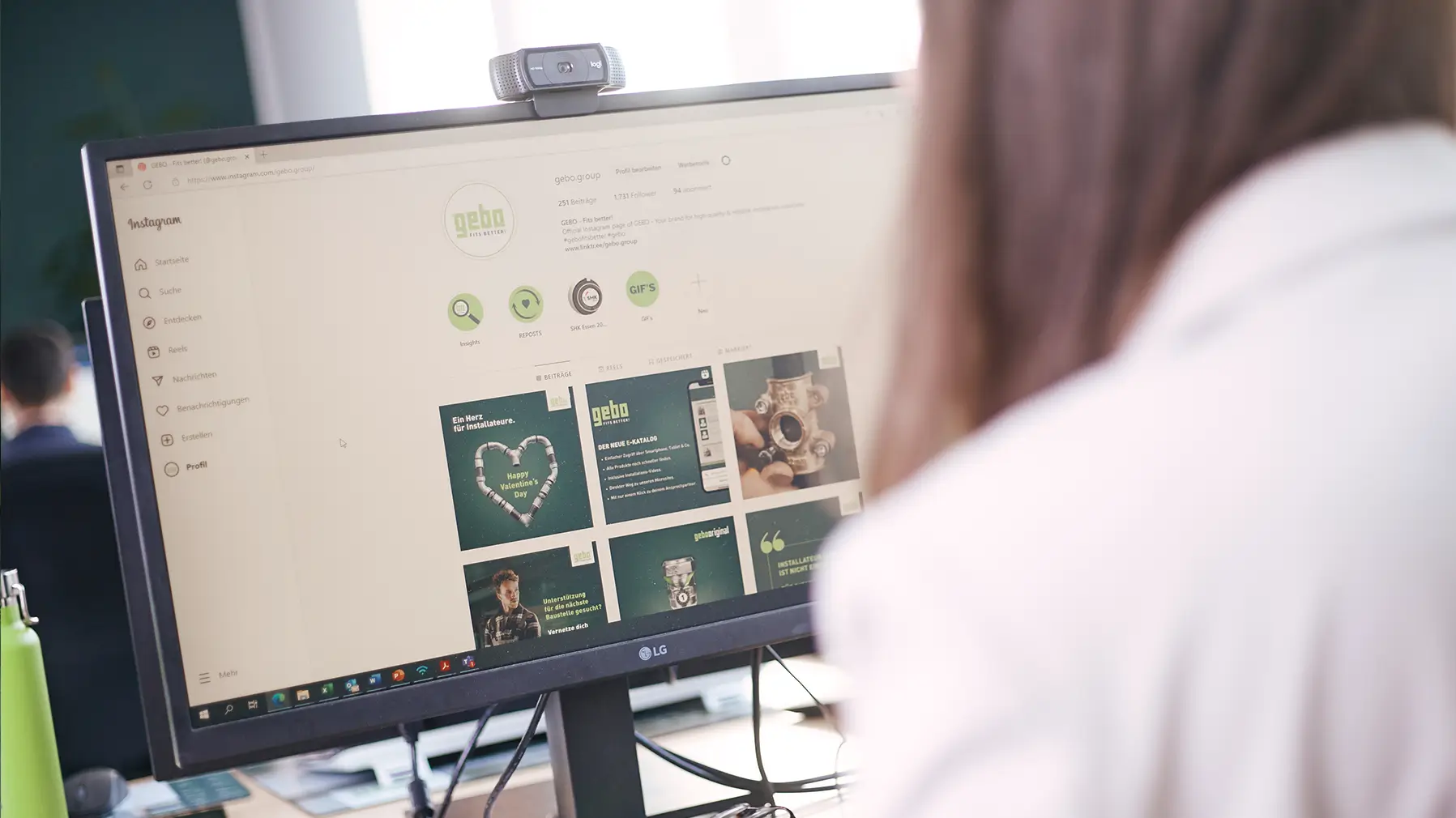 GEBO customer support team member reviewing FAQs on screen – product and application advice